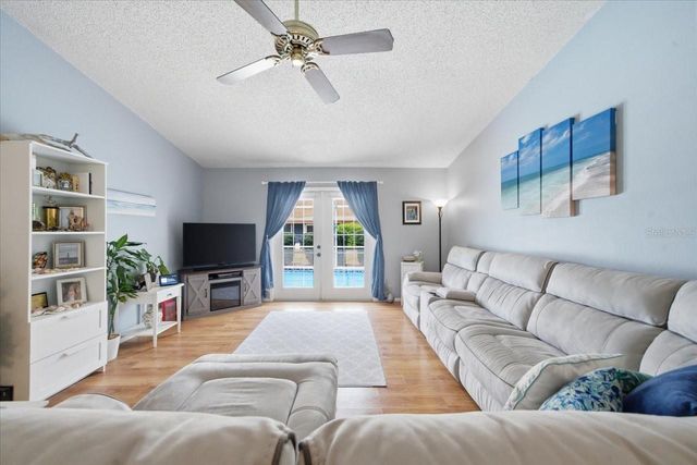 798 COUNTRYSHIRE LANE, Palm Harbor, FL 34683