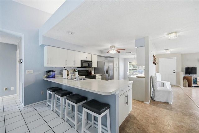 798 COUNTRYSHIRE LANE, Palm Harbor, FL 34683