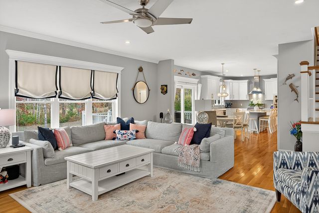 40 Brisan Way, Pembroke, MA 02359