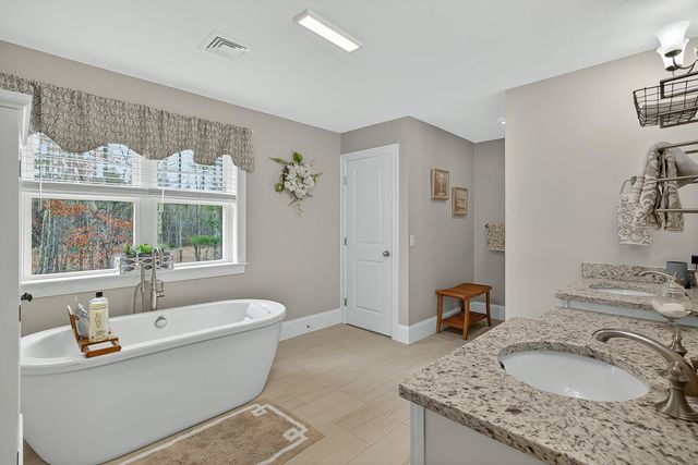 40 Brisan Way, Pembroke, MA 02359