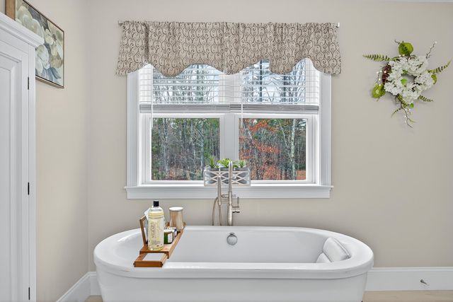 40 Brisan Way, Pembroke, MA 02359