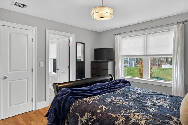 40 Brisan Way, Pembroke, MA 02359