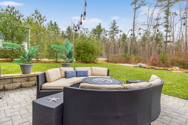 40 Brisan Way, Pembroke, MA 02359