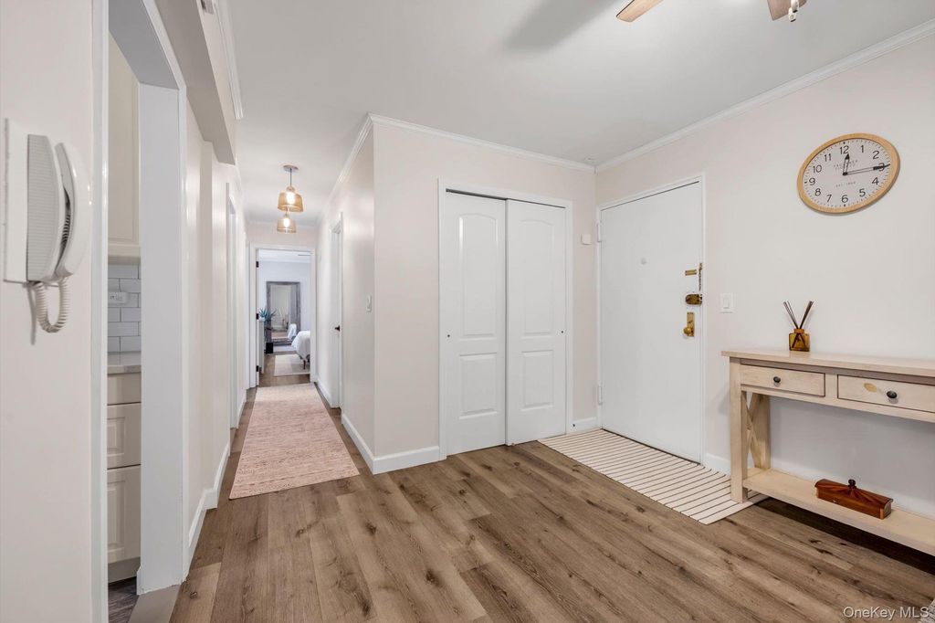 209-25 18th Avenue 3K, Bayside, NY 11360 — photo 2