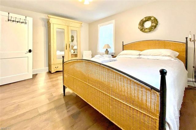 106 Greenbrier RD, Chesapeake, VA 23320