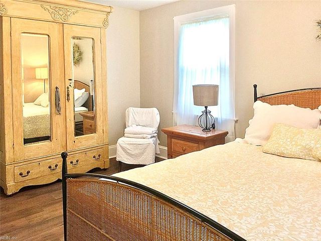 106 Greenbrier RD, Chesapeake, VA 23320