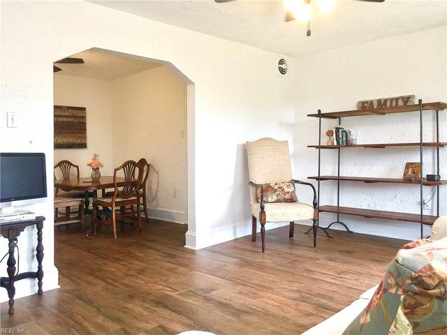 106 Greenbrier RD, Chesapeake, VA 23320
