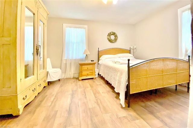 106 Greenbrier RD, Chesapeake, VA 23320