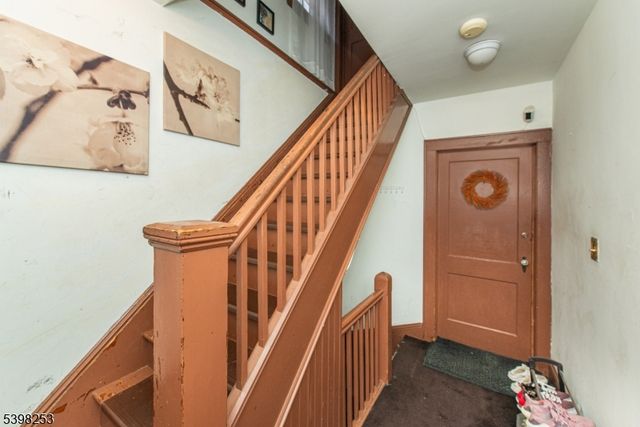 58 Hathaway St, Wallington Boro, NJ 07057