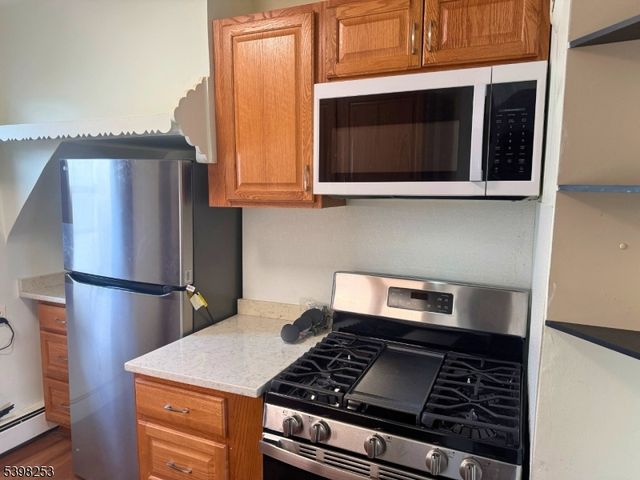 58 Hathaway St, Wallington Boro, NJ 07057