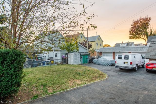 58 Hathaway St, Wallington Boro, NJ 07057