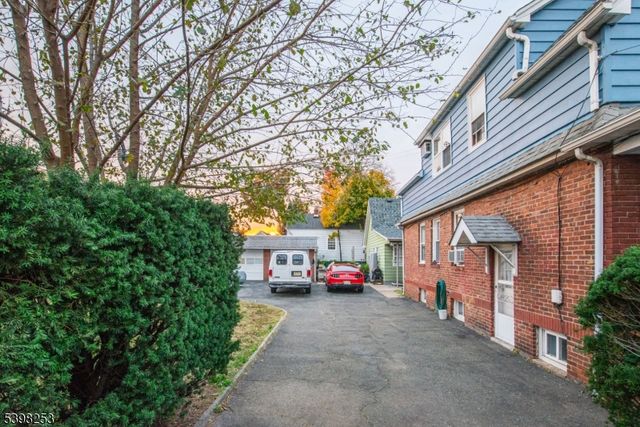 58 Hathaway St, Wallington Boro, NJ 07057