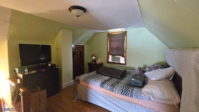 58 Hathaway St, Wallington Boro, NJ 07057