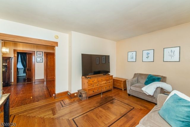 58 Hathaway St, Wallington Boro, NJ 07057