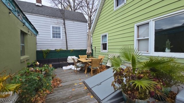 58 Hathaway St, Wallington Boro, NJ 07057