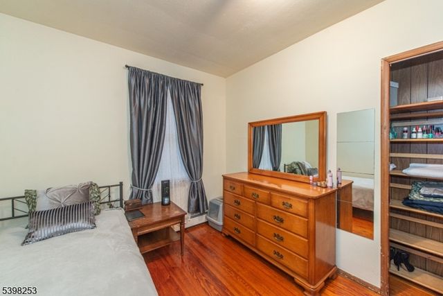 58 Hathaway St, Wallington Boro, NJ 07057