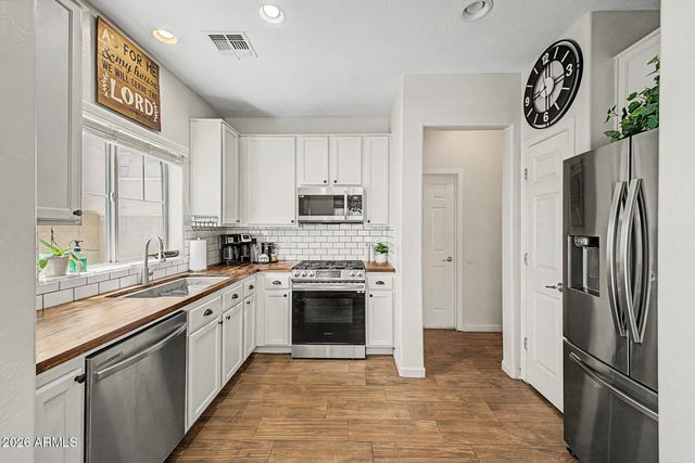 14242 W COUNTRY GABLES Drive, Surprise, AZ 85379