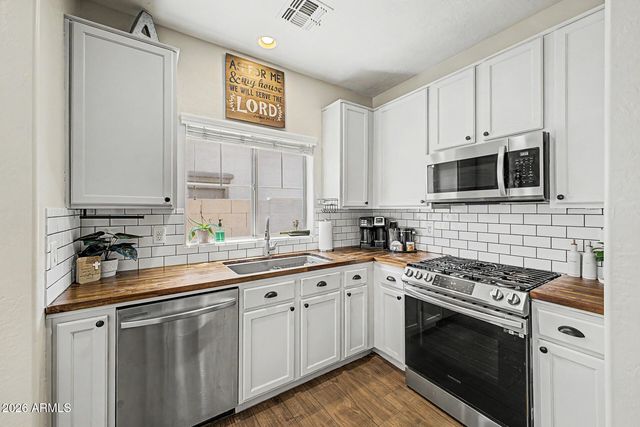 14242 W COUNTRY GABLES Drive, Surprise, AZ 85379
