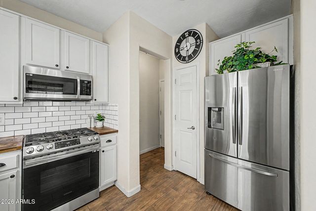 14242 W COUNTRY GABLES Drive, Surprise, AZ 85379