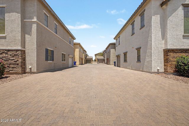 14242 W COUNTRY GABLES Drive, Surprise, AZ 85379