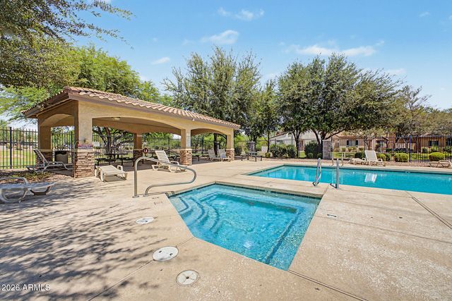 14242 W COUNTRY GABLES Drive, Surprise, AZ 85379