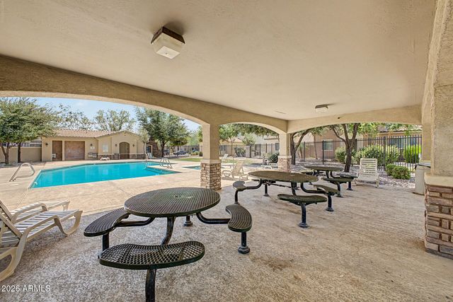 14242 W COUNTRY GABLES Drive, Surprise, AZ 85379