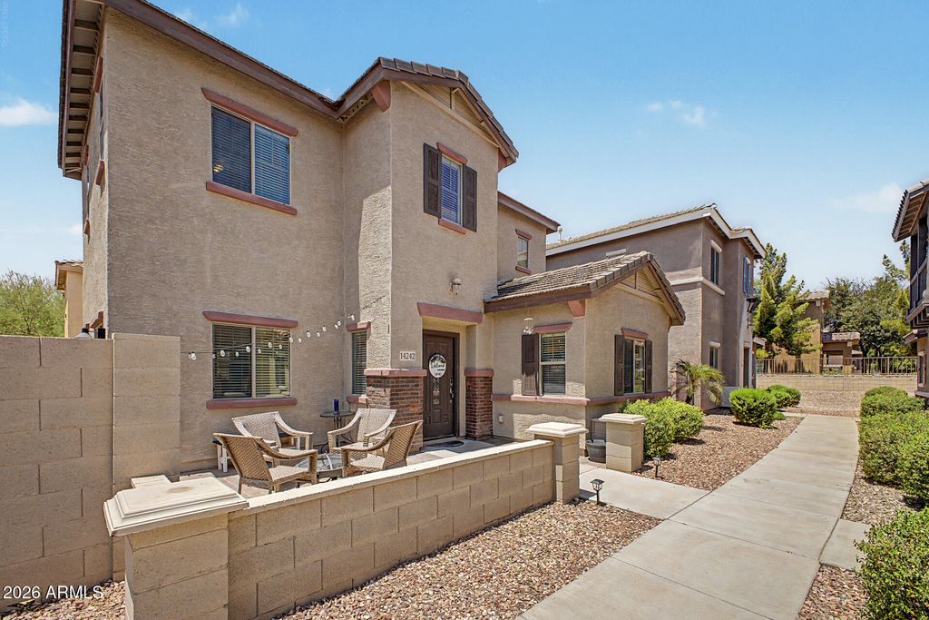14242 W COUNTRY GABLES Drive, Surprise, AZ 85379 — photo 2