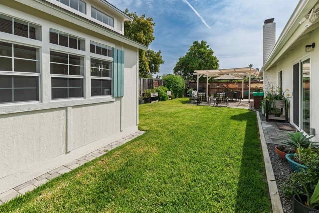 2416 La Pluma Lane, Carlsbad, CA 92009