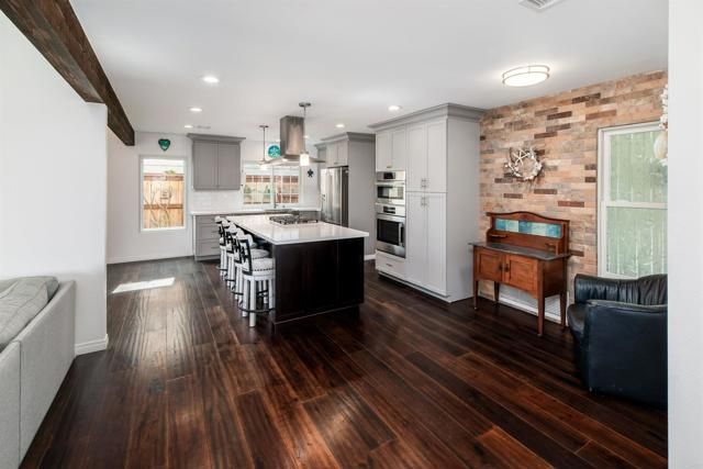 2416 La Pluma Lane, Carlsbad, CA 92009