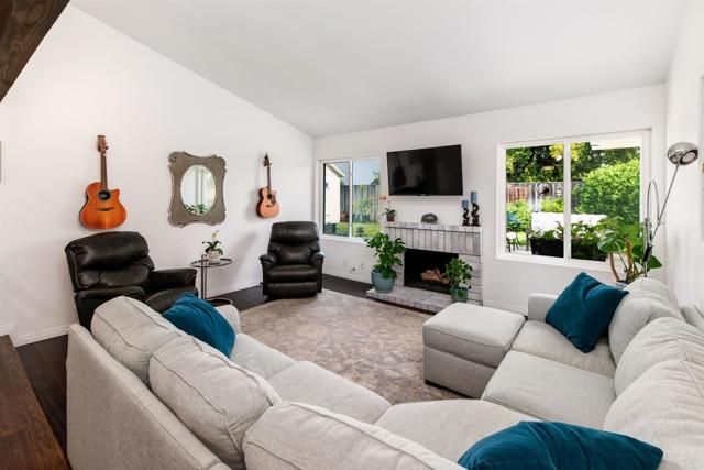 2416 La Pluma Lane, Carlsbad, CA 92009