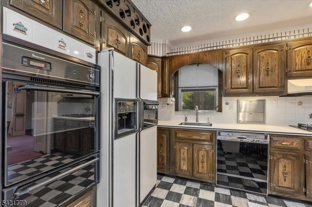 389 Walnut Ave, Cranford Twp., NJ 07016