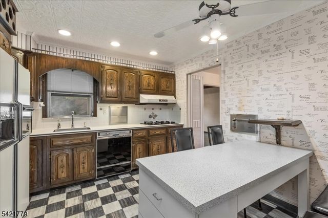 389 Walnut Ave, Cranford Twp., NJ 07016