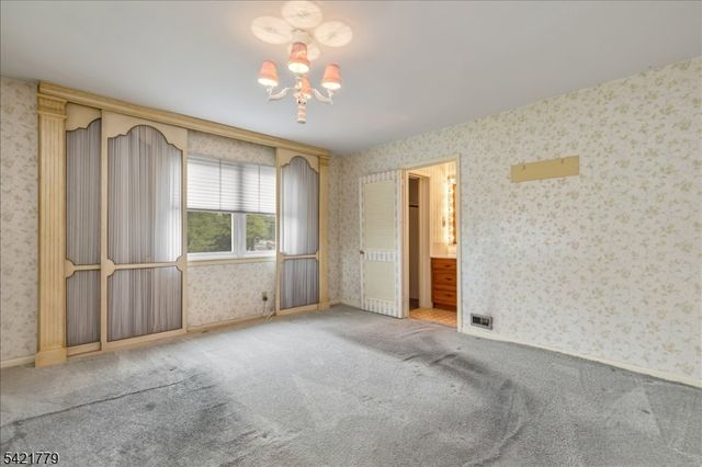 389 Walnut Ave, Cranford Twp., NJ 07016