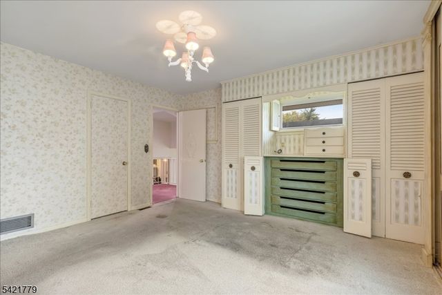 389 Walnut Ave, Cranford Twp., NJ 07016