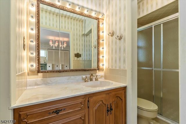 389 Walnut Ave, Cranford Twp., NJ 07016