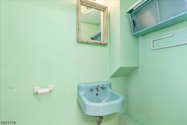 389 Walnut Ave, Cranford Twp., NJ 07016