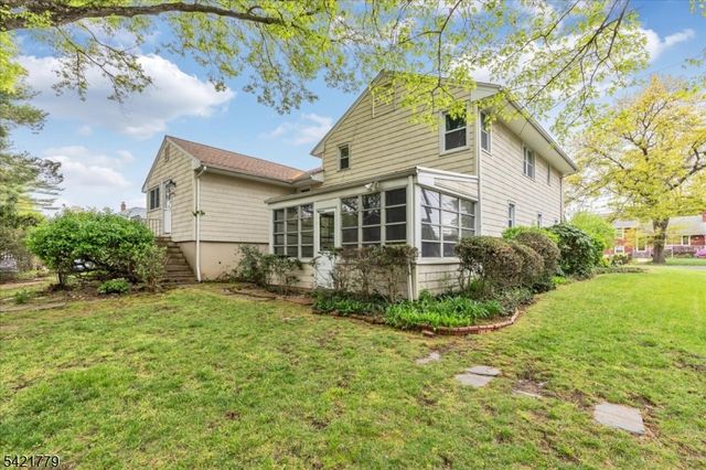 389 Walnut Ave, Cranford Twp., NJ 07016