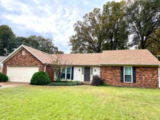 8003 SUNNY CREEK DR, Germantown, TN 38138