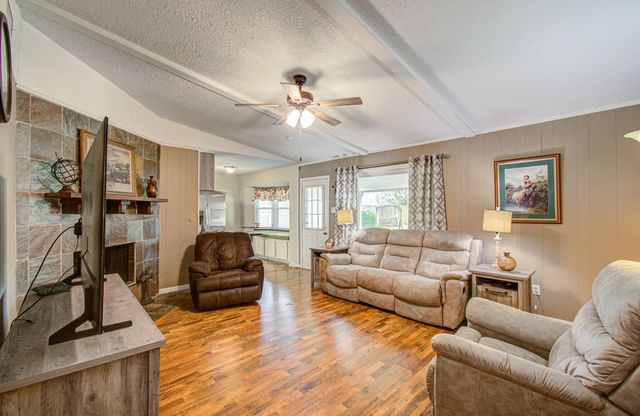 1920 Lazy Creek Lane, Pearland, TX 77581