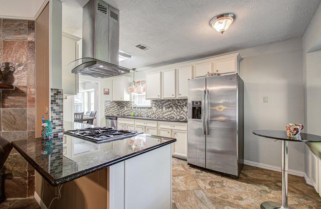 1920 Lazy Creek Lane, Pearland, TX 77581