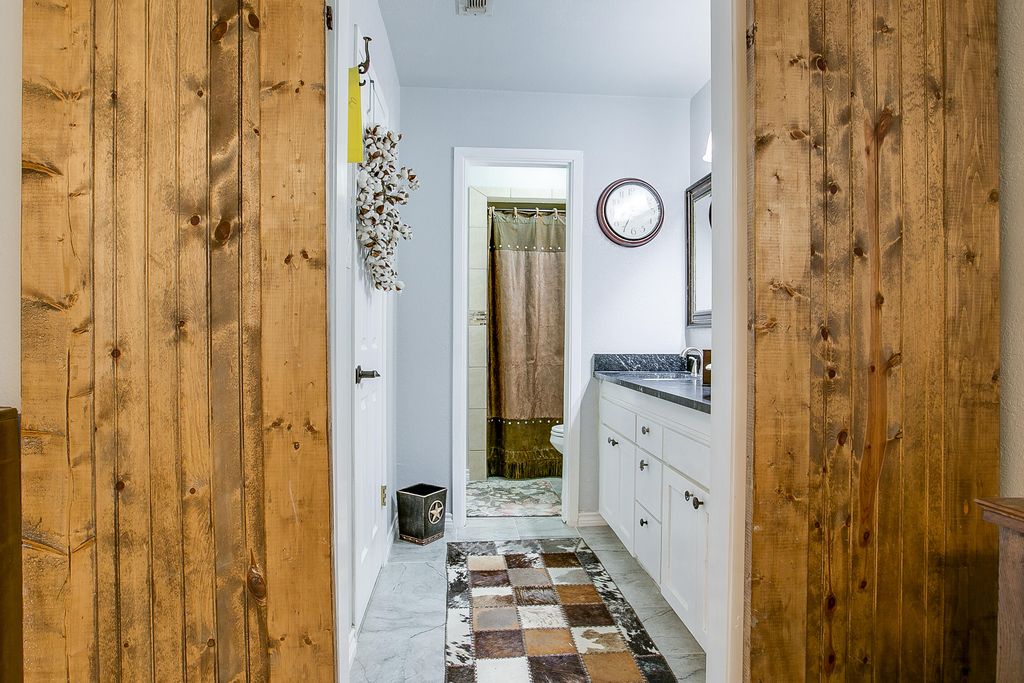 Image 18 of property listing at 3226 Timber Ridge Drive, San Angelo, TX 76904