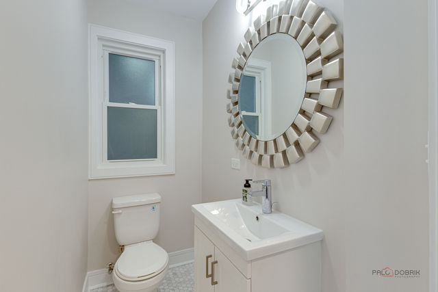 3105 W Leland Avenue, Chicago, IL 60625