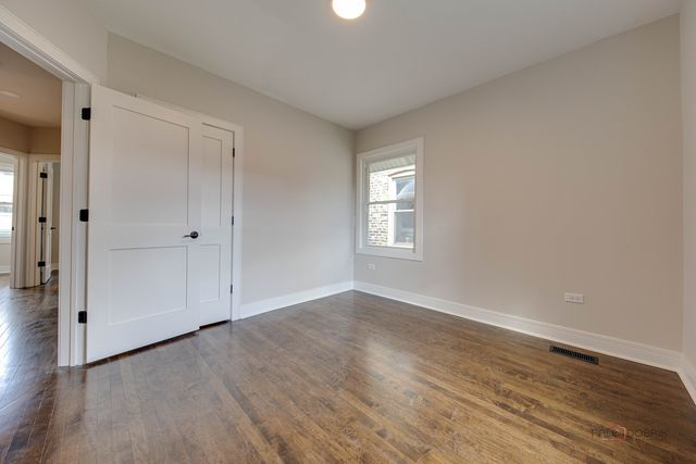 3105 W Leland Avenue, Chicago, IL 60625
