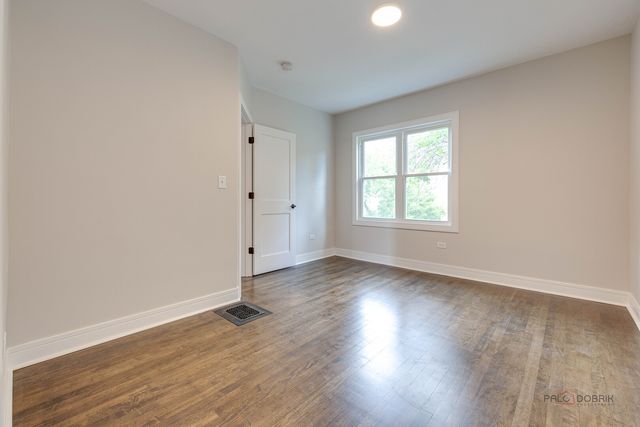 3105 W Leland Avenue, Chicago, IL 60625