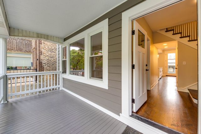 3105 W Leland Avenue, Chicago, IL 60625