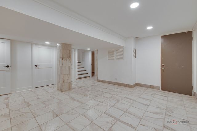 3105 W Leland Avenue, Chicago, IL 60625