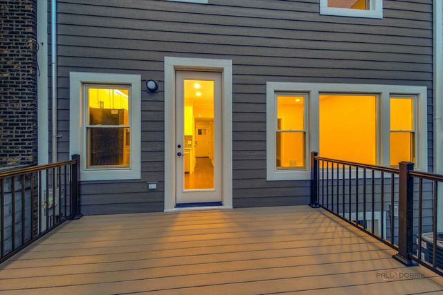 3105 W Leland Avenue, Chicago, IL 60625