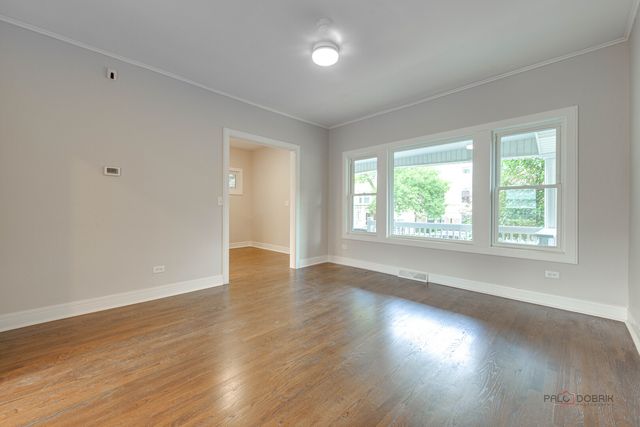 3105 W Leland Avenue, Chicago, IL 60625