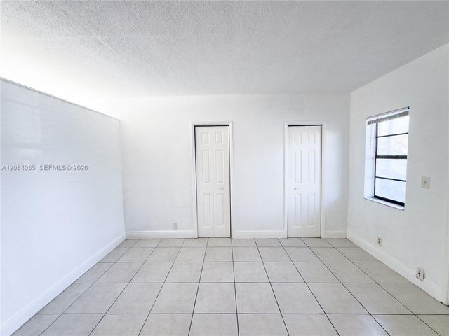 4071 N Dixie Highway 11, Oakland Park, FL 33334
