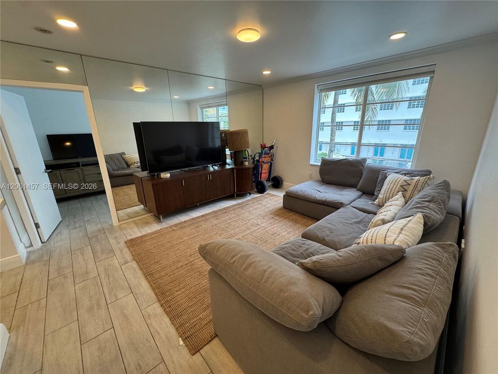 1460 Ocean Dr 305, Miami Beach, FL 33139